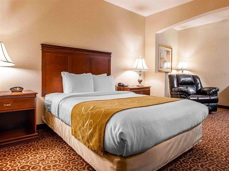 Comfort Suites East Brunswick - South River Extérieur photo