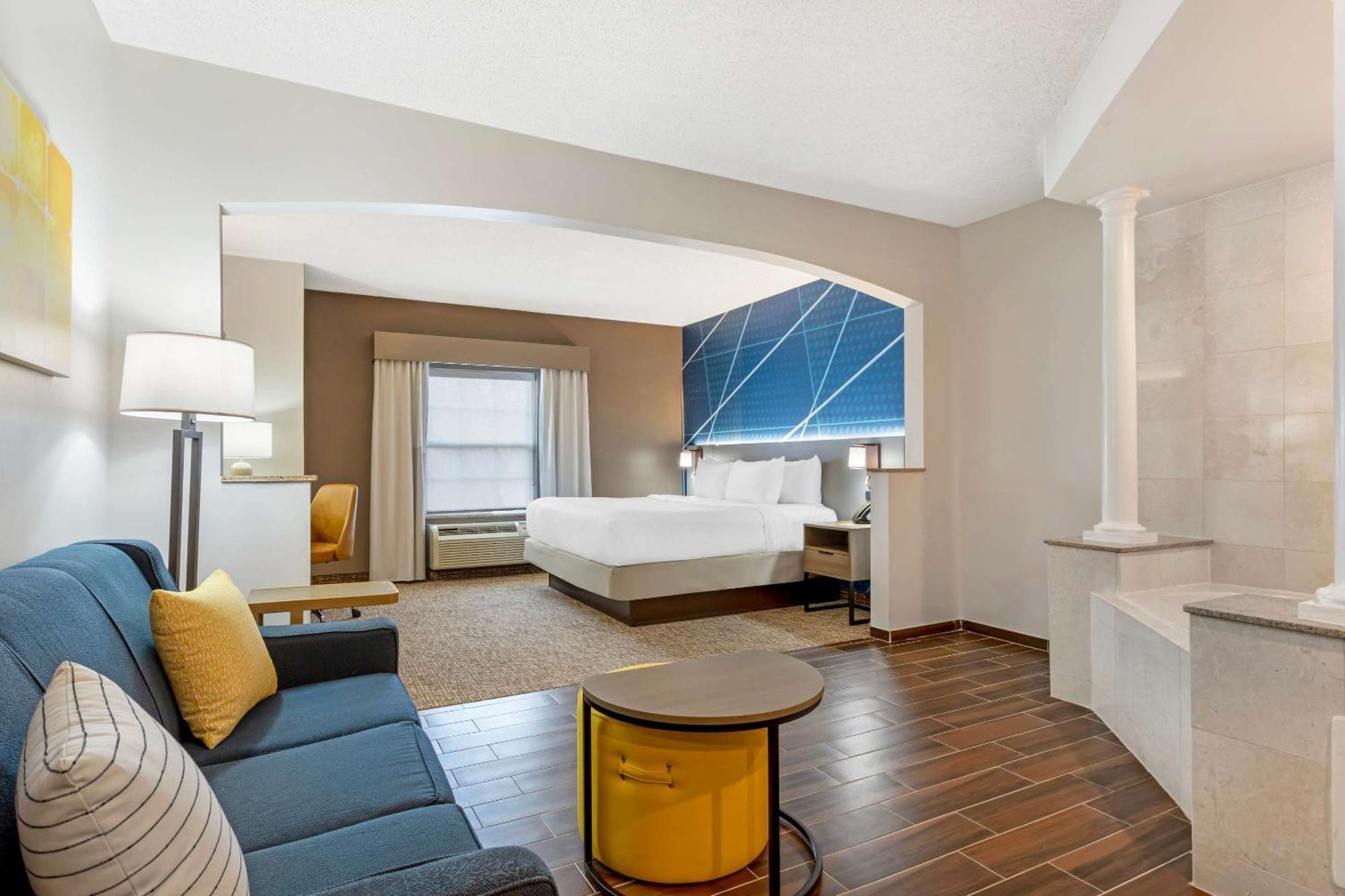 Comfort Suites East Brunswick - South River Extérieur photo