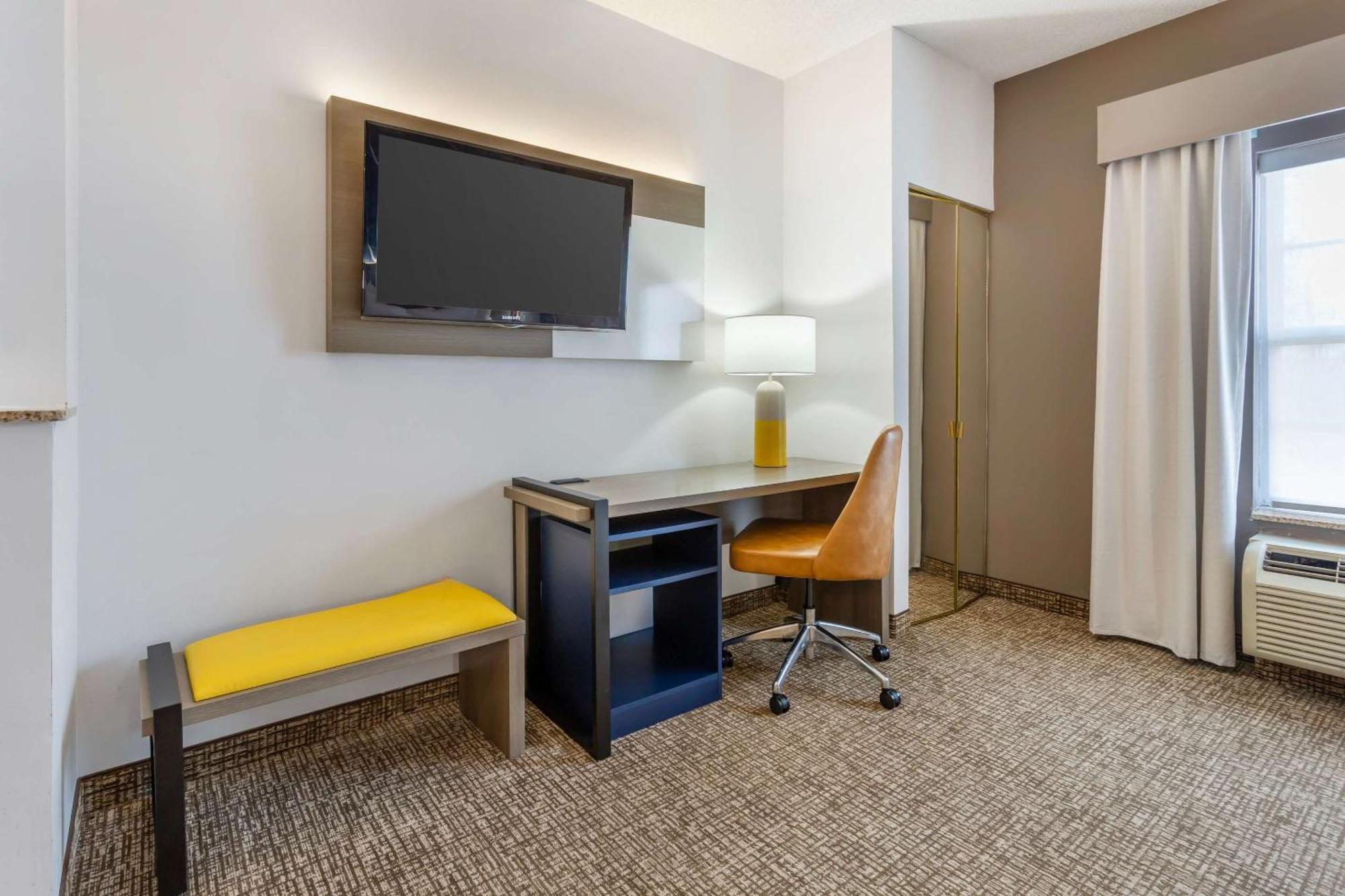 Comfort Suites East Brunswick - South River Extérieur photo