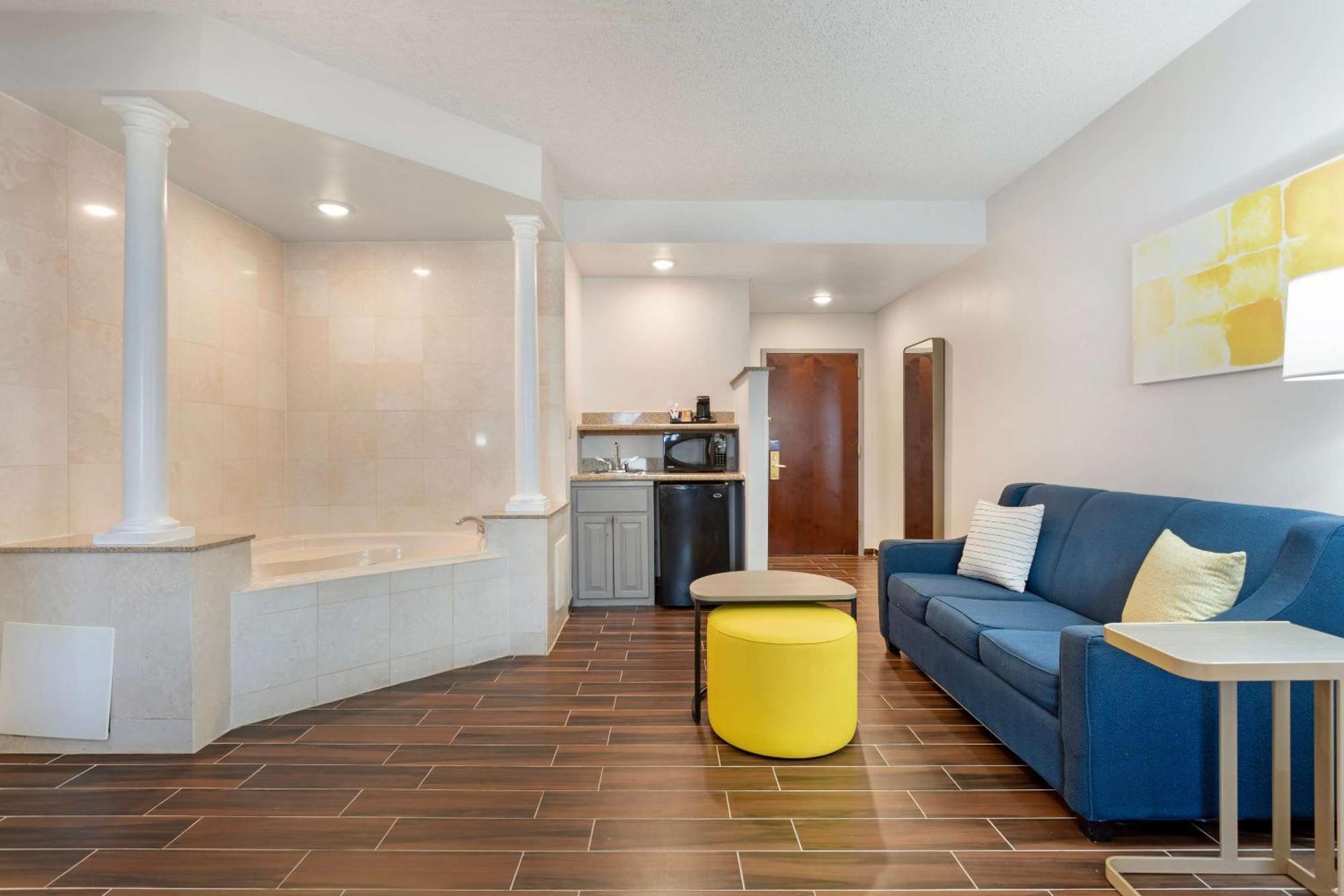 Comfort Suites East Brunswick - South River Extérieur photo