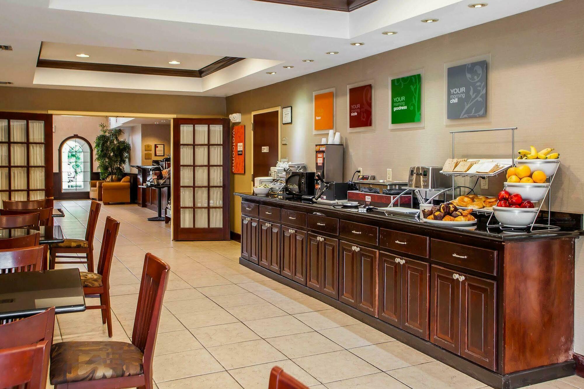 Comfort Suites East Brunswick - South River Extérieur photo