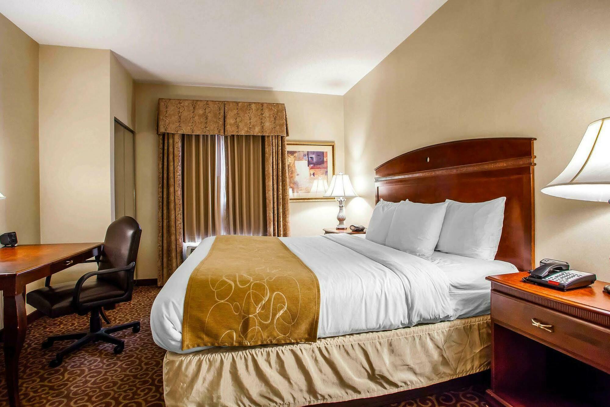 Comfort Suites East Brunswick - South River Extérieur photo