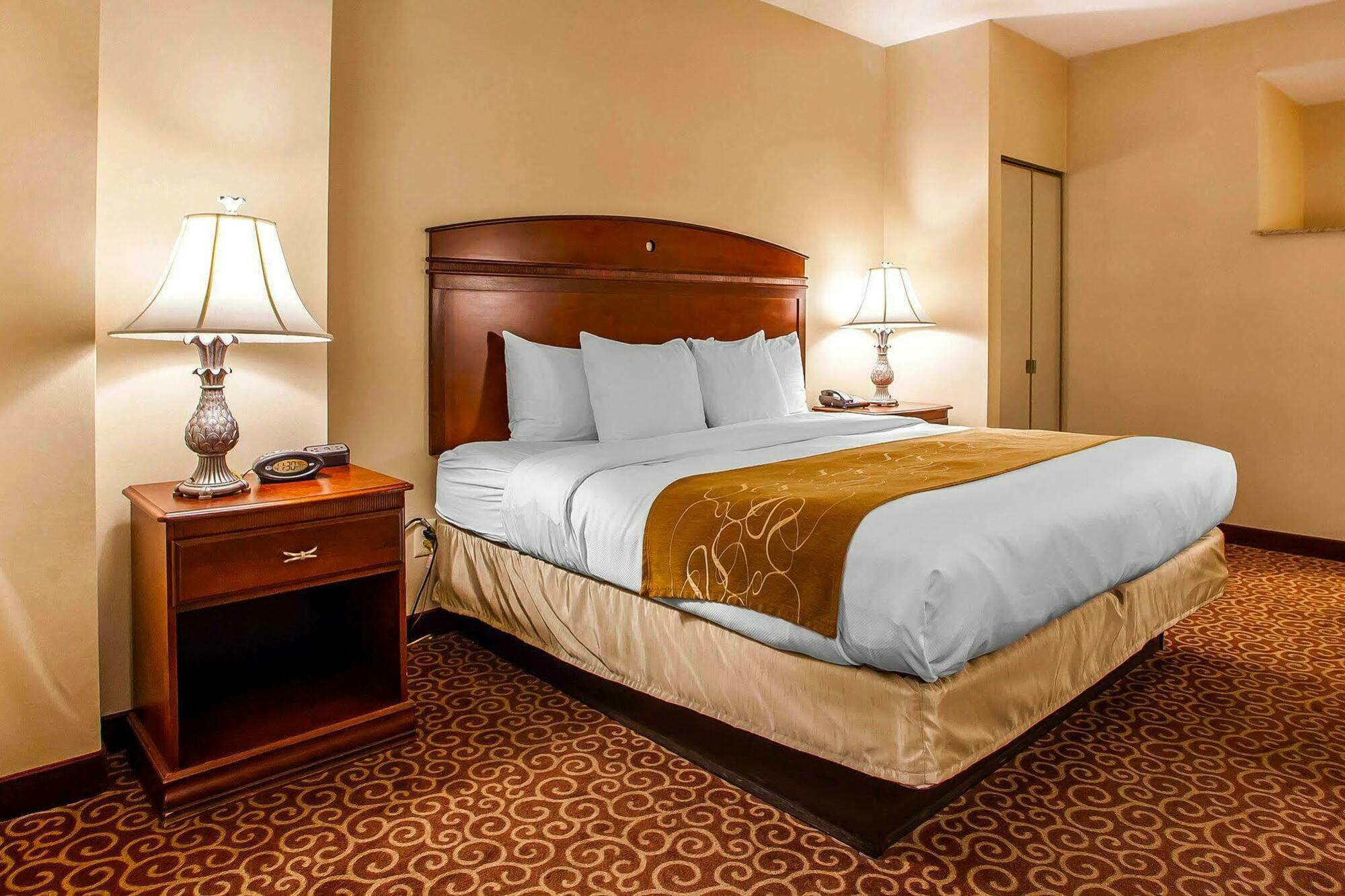 Comfort Suites East Brunswick - South River Extérieur photo